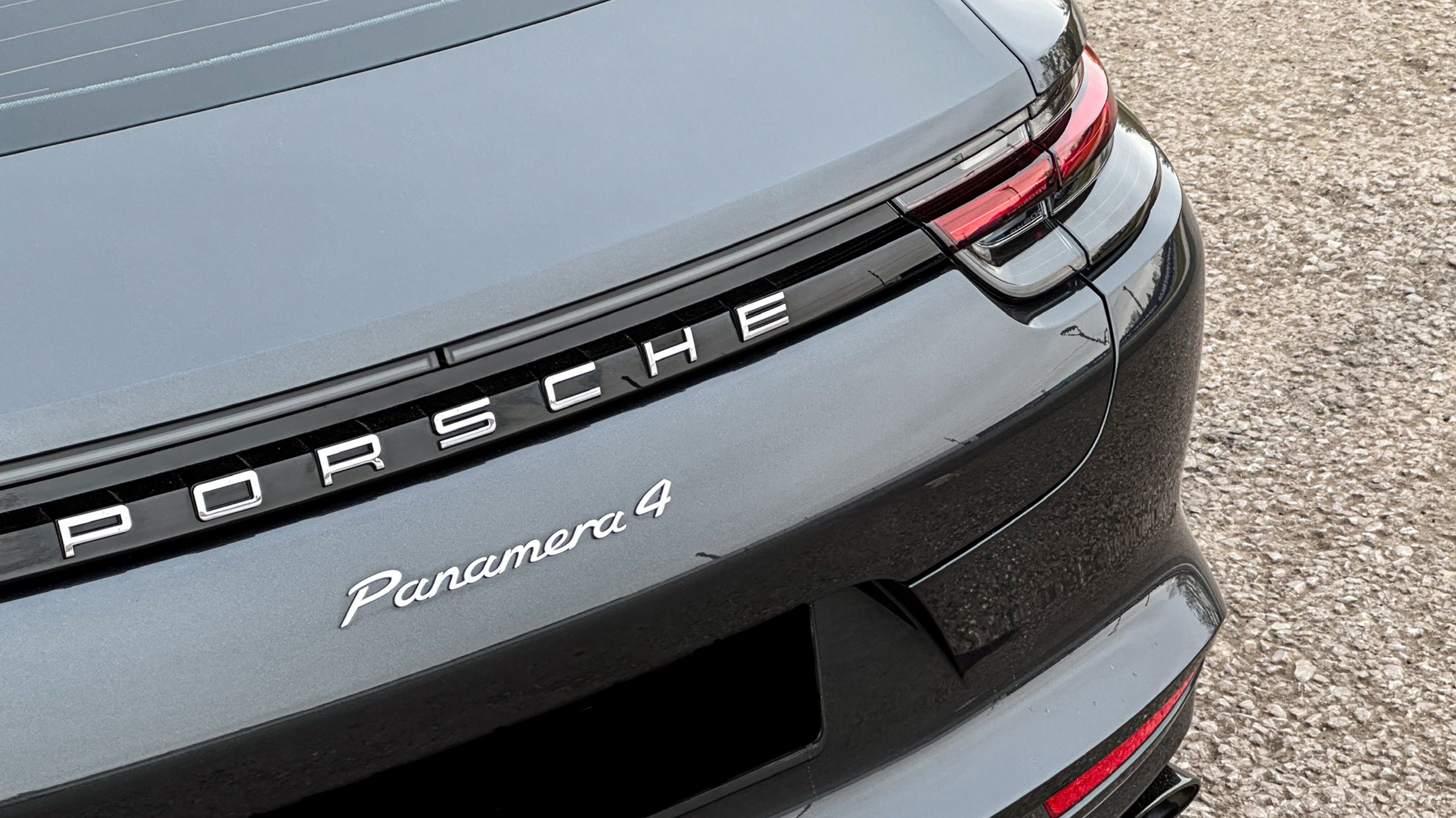 Porsche Panamera 4