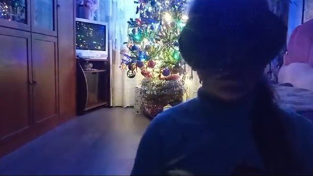 танцы с музыкой новогодней ёлкой 🥰😍😘😇