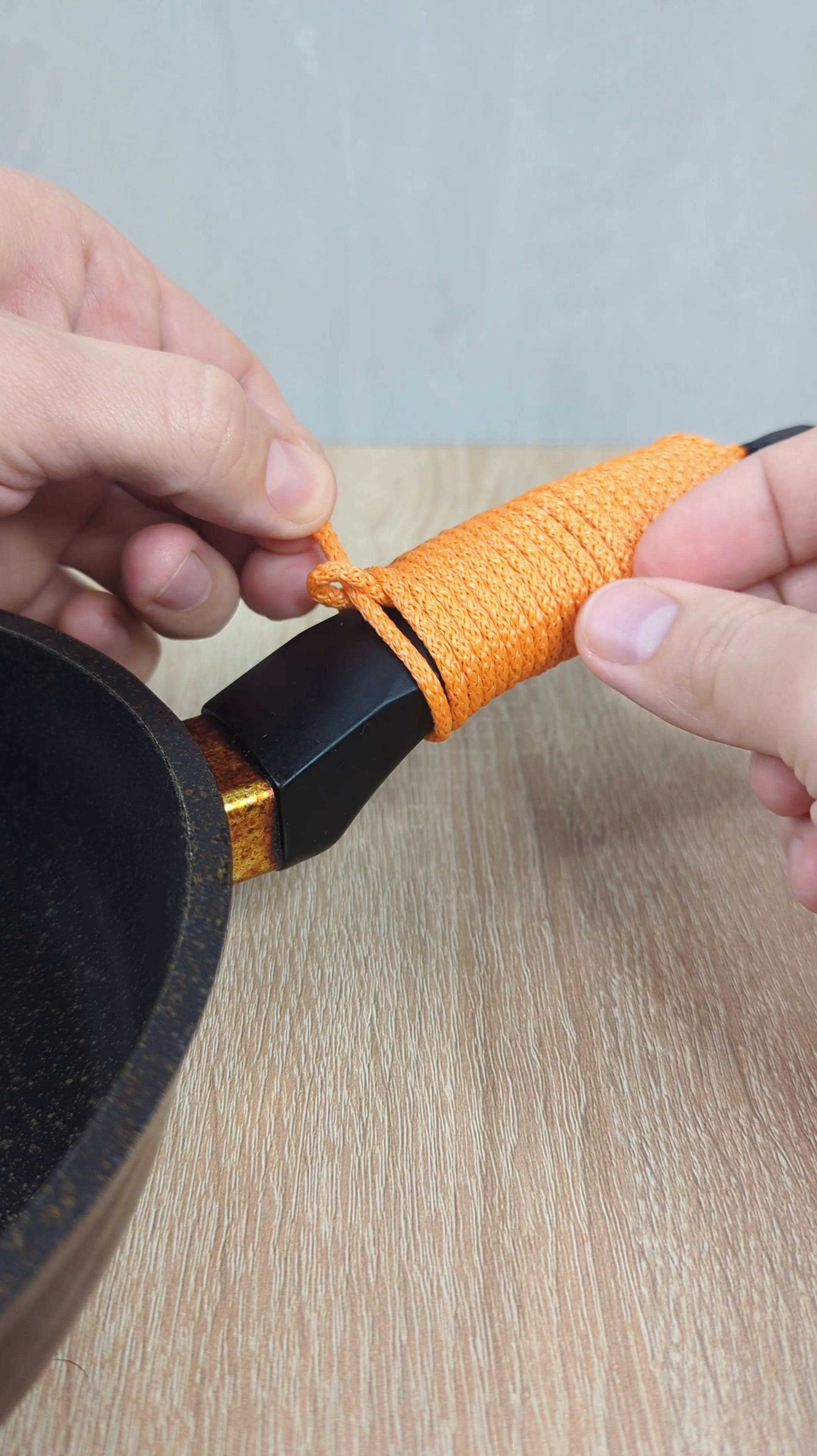 Обязательно запомни эту хитрость! Как сделать ручку для сковороды