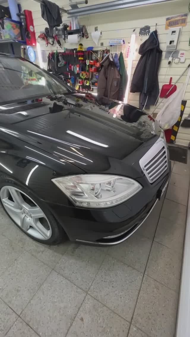 W221