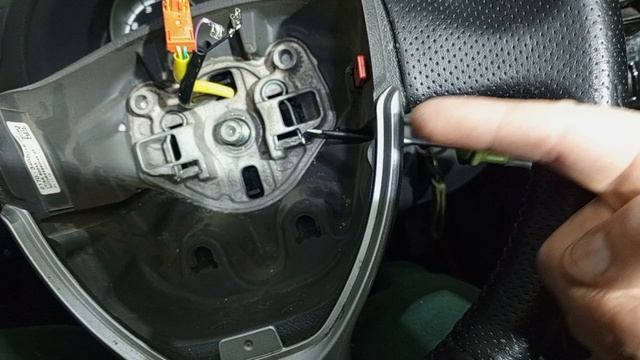 Приора, как легко снять трехспицевый руль с подушкой.