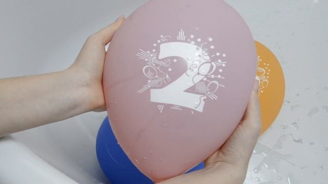 Лопаем шарики с водой Учим цвета и цифры