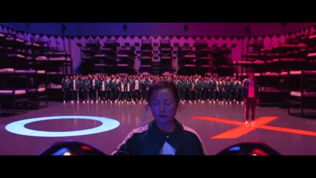 ИГРА В КАЛЬМАРА (2 СЕЗОН) - ТРЕШ ОБЗОР сериала (2025) (1080p)