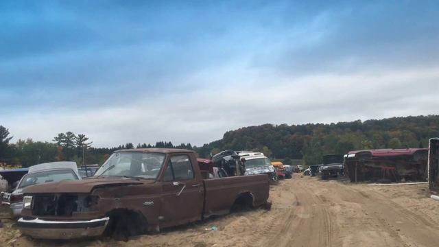 Subaru Impreza RS 2.5 Junkyard Rally drive