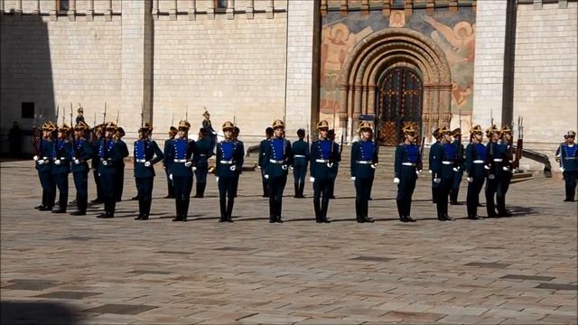 Церемониальный развод караулов Президентского полка