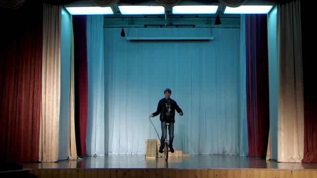 Гусев Лев. Эквилибр на моноцикле