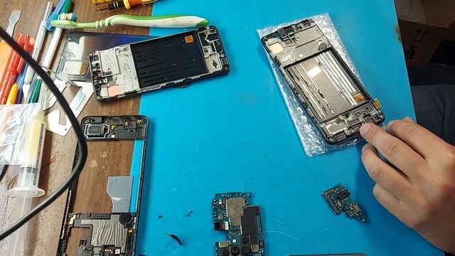 Как заменить дисплей на телефоне Samsung Galaxy A51 (SM-A515F)