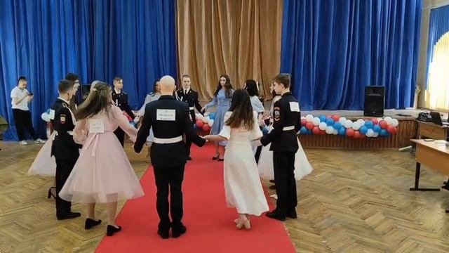 Киберы приняли участие в танцевальном турнире в школе №1363