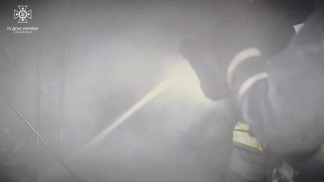 У Сумах рятувальники ліквідували наслідки ворожої атаки