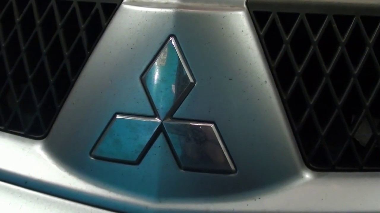 Как снять генератор Митсубиси Лансер 9(Mitsubishi Lancer) своими руками.Легкий способ.