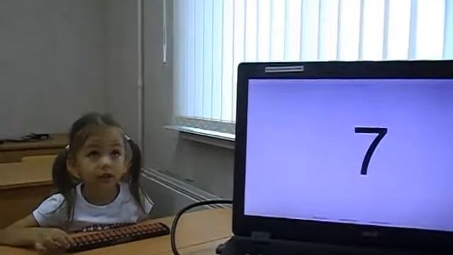 Наши самые маленькие математики  Марина 4 годика  Ментальная арифметика Менар