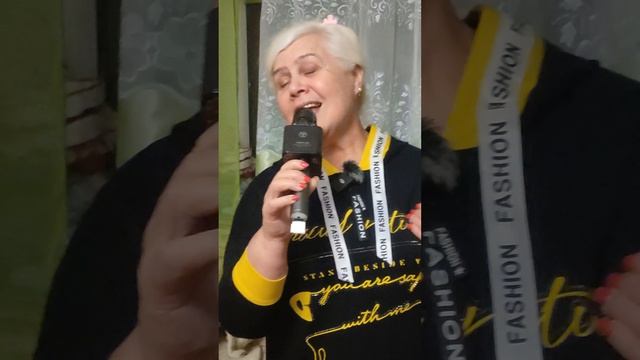 Галя Лазарева - Целовал миловал
