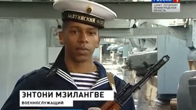 На крейсере "Аврора" приняли присягу новобранцы Адмиралтейского оркестра