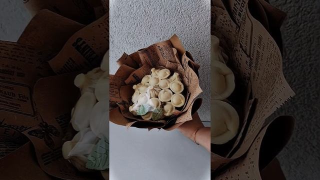 Букет из шоколадных пельменей и хинкалей