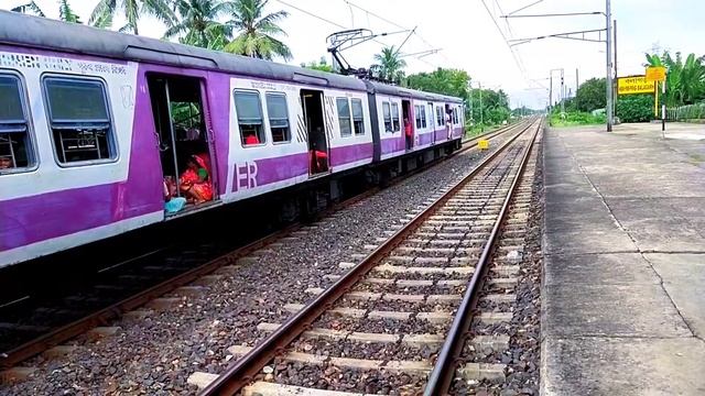 Fade Emu Local Train Swiftly Skipping / ER / Rail Tracker