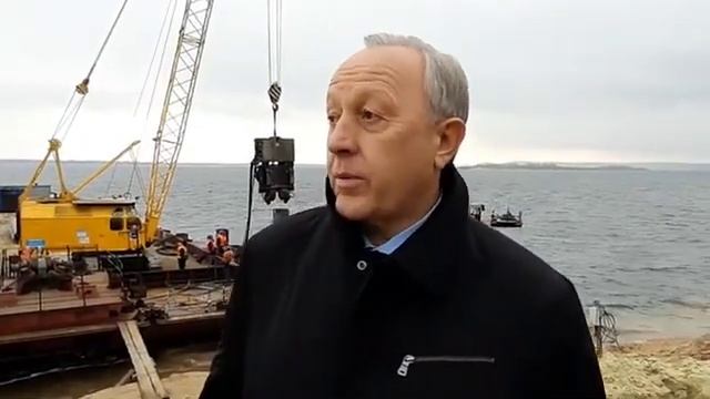 Валерий Радаев проверил строительство нового пляжа в Саратове