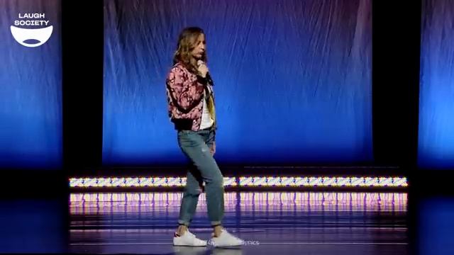10 Minutes of Anjelah Johnson Being Her Best Self