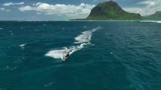 Mauritius Dec 2023, Manawa surfing, Kite, foil, downwind to Le Morne