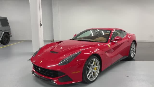 Ferrari F12 Berlinetta 2017 - интерьер и экстерьер