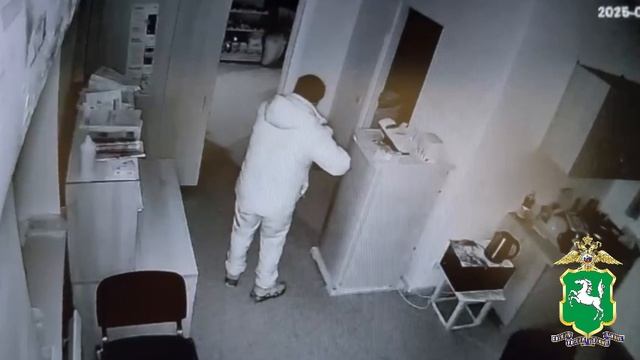 В Томске полицией задержан сожитель служащей почты,который, будучи в розыске,обокрал место её работы