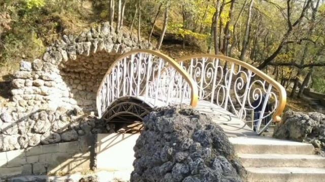 Кисловодск. Мостик Дамский каприз. А. Бахмат.mp4