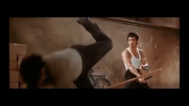 MAMA MIA !  Italian vs Bruce Lee  =D