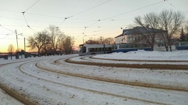 2025 ГОД russia уфа россия сильный снегопад ветер шторм .троллейбус №18 едет с поселка в
