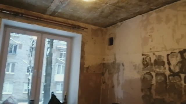 Квартира после нашествия Татаро Могольского иго. Уже первый ремонт был. Спустя второй начался.