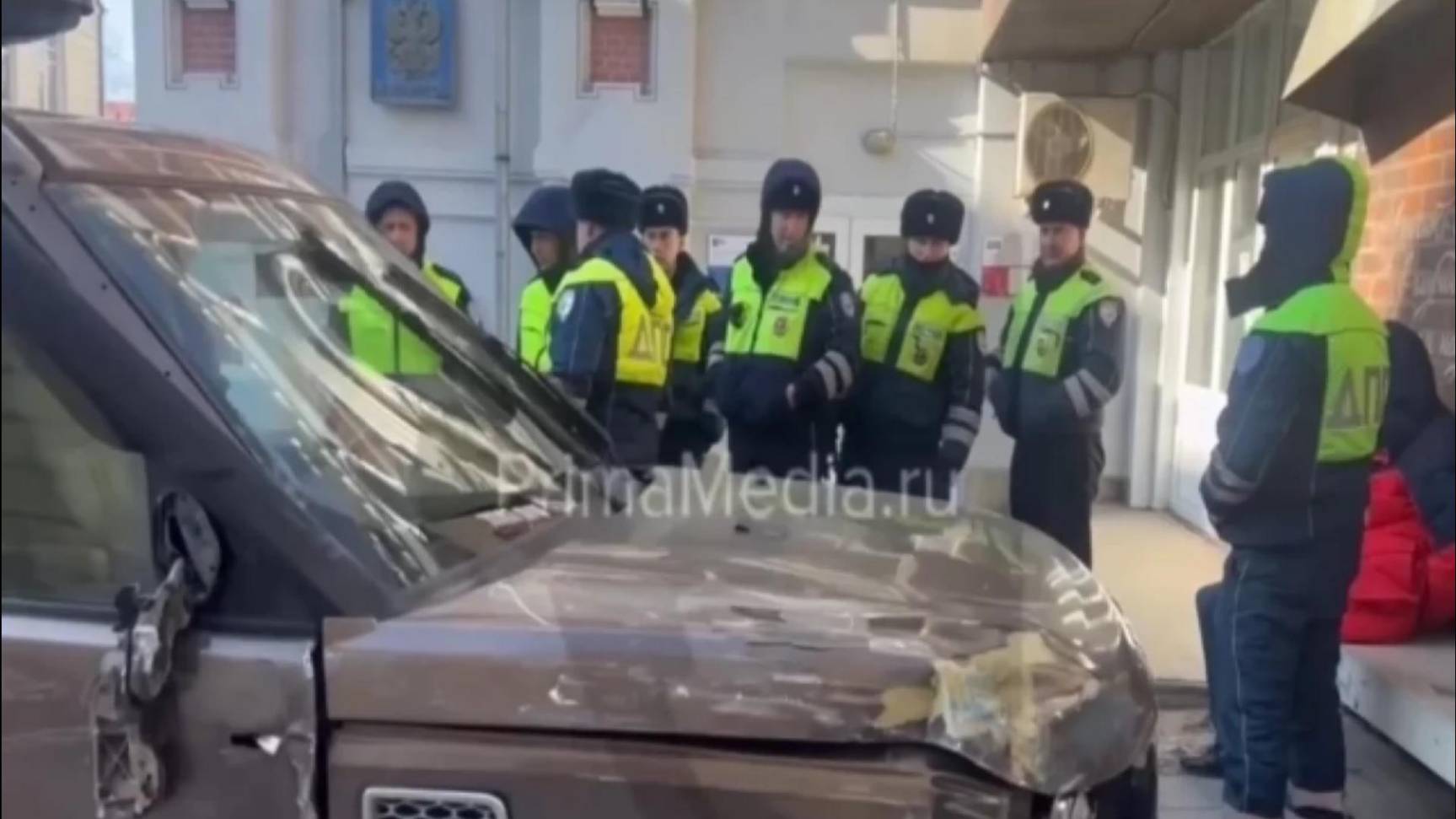 Стало известно, что устроивший погоню владивостокец выложил в сеть фото с места аварии