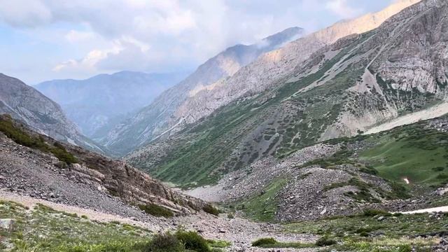 Поход в Горы. Исчезающая речка 😍. hiking in the mountains