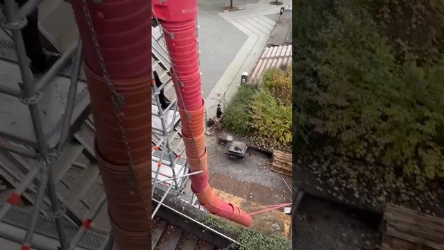 Это мой начальник выгоняет меня с работы