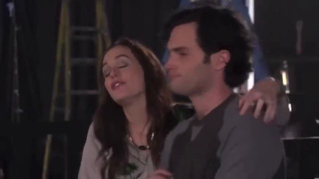 DAN AND BLAIR KISSES (Gossip Girl)