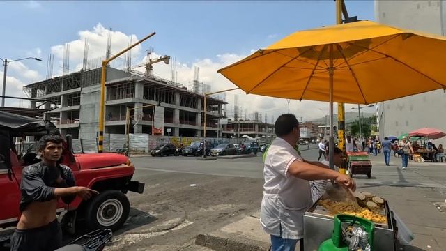 The Real Streets of Colombia | Santiago de Cali 🇨🇴