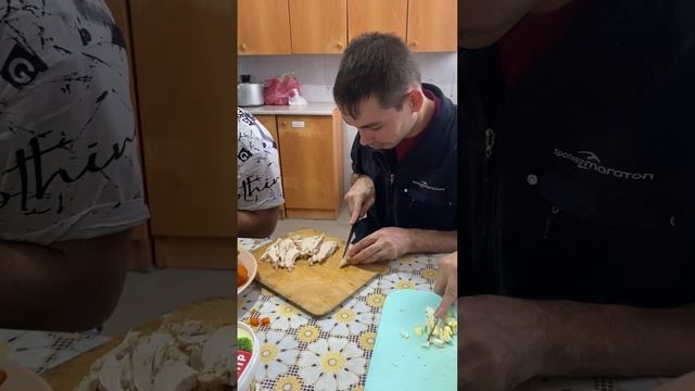 Вкусно и точка салат Оливье