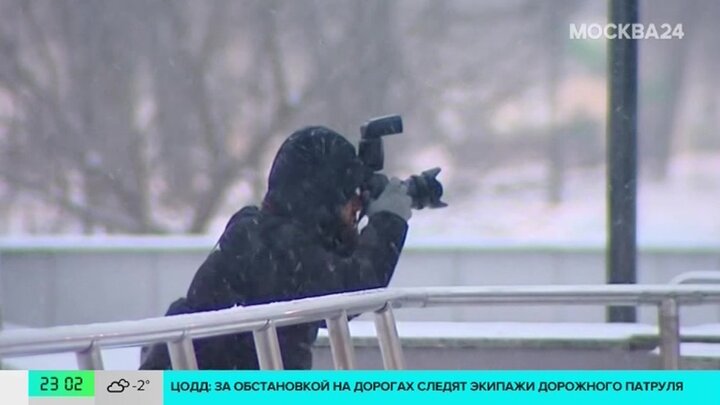 Гололедица сохранится на дорогах и тротуарах в Москве