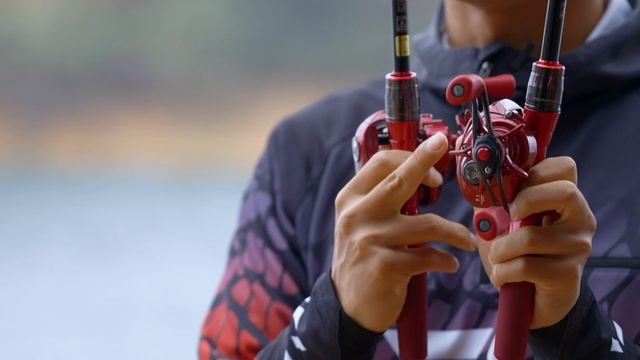 DAIWA WORLD - รอกจับคู่กับคันเบ็ด Salamandura สีแดงโดนใจมาก