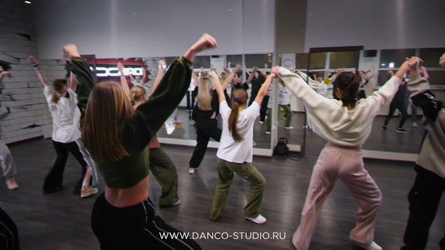 Веселова Светлана - K-pop cover dance (дети 13+)