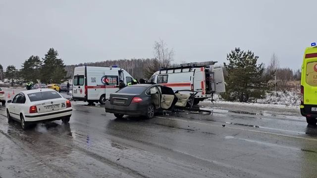 Крупная авария на 11 километре подмосковной трассы Луховицы-Зарайск 

Там произошло лобовое