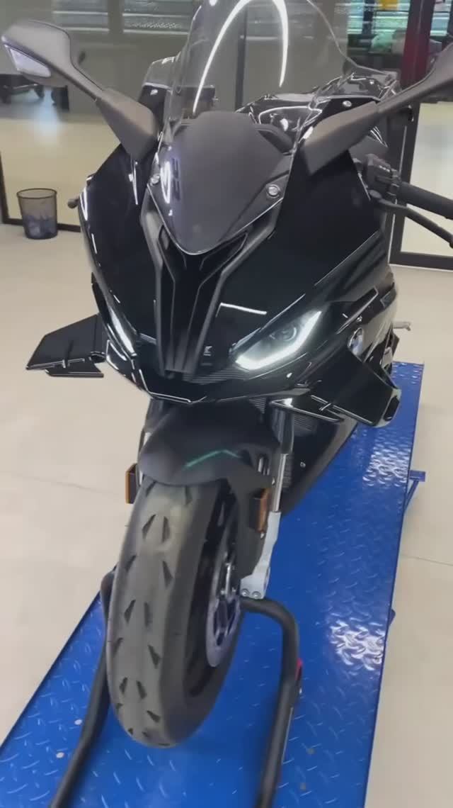 BMW S1000RR готовится к преображению✨