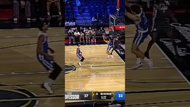 @Jesser extra effort leads to a @KristopherLondon dunk ｜ 🚨LIVE NOW 🚨