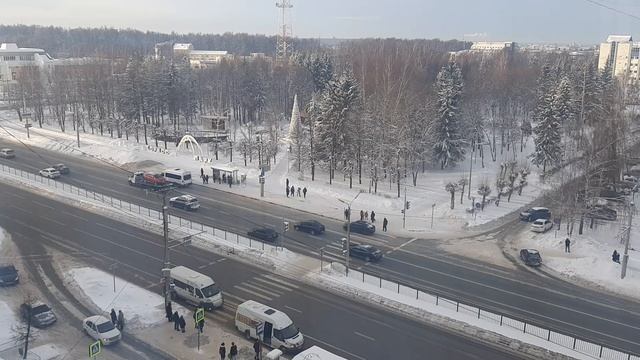 9 ЯНВАРЯ 2022 год. Вид с балкона вот и праздники прошли. Вся жизнь в дороге