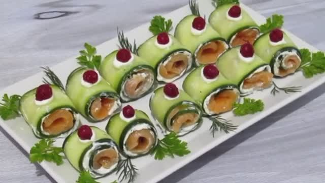 Роллы из Огурцов и красной рыбы - очень вкусная закуска.