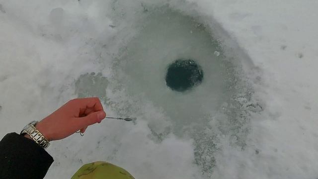 Зимняя рыбалка! " И такое бывает..."