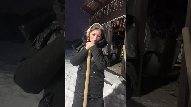 Рукой вожу #уралочка #юмор #деревенскаяжизнь