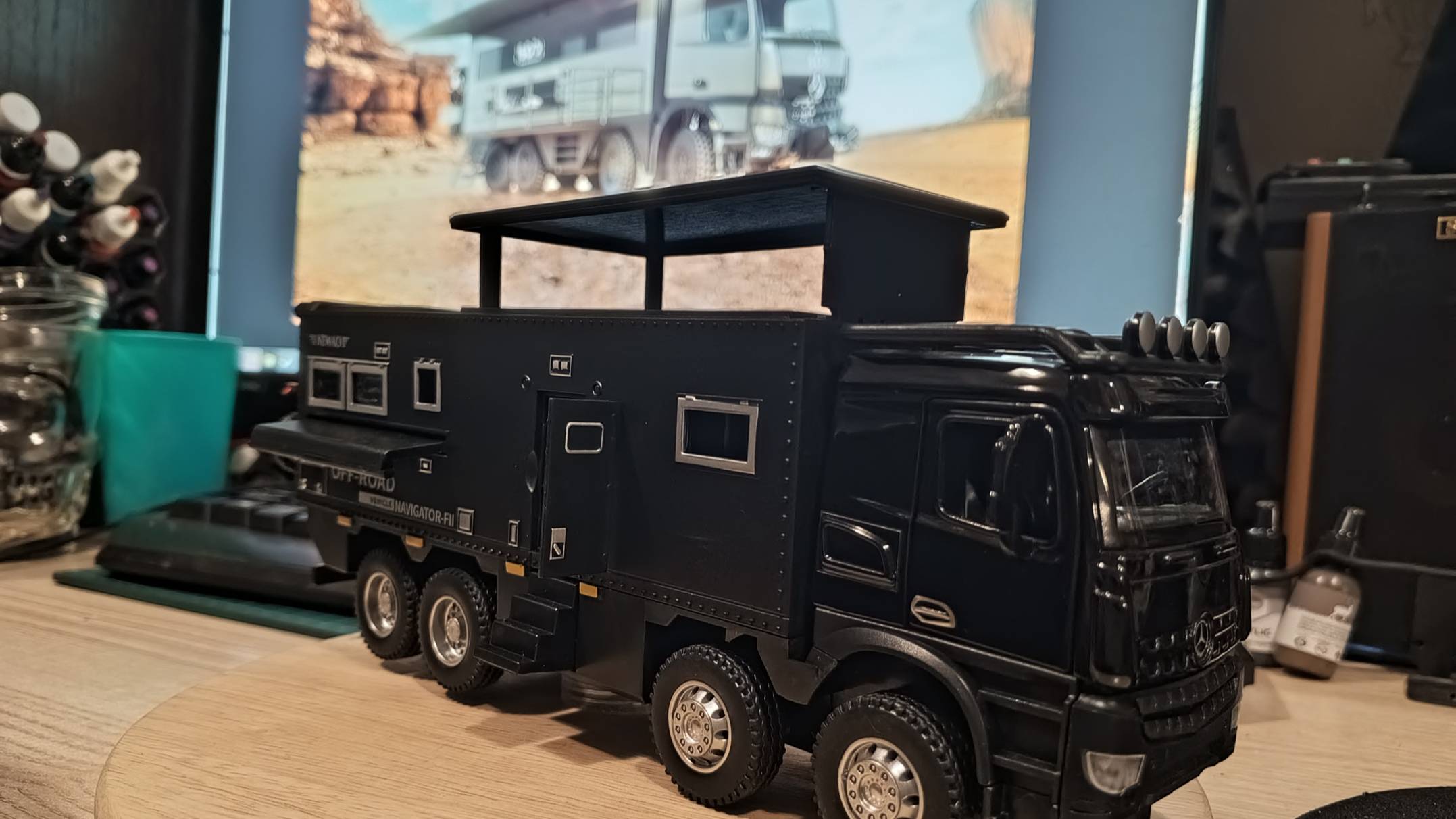 Автодом Mercedes 8x8 Expedition