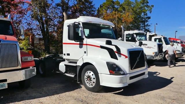 2014 VOLVO VNL T/A DAY CAB ROAD TRACTOR  For Sale