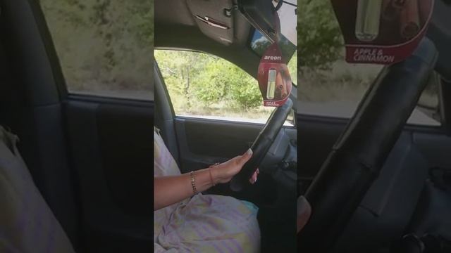 Автомобиль едет без водителя