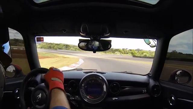 Mini Cooper JCW R56 Manual - Bacião Sideways Onboard - 9o. Track Day dos Amigos - Cascavel