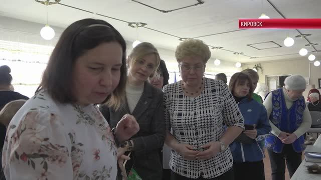 ТК "Родной". В Кировском городском музее открыли персональную выставку Людмилы Багрянцевой