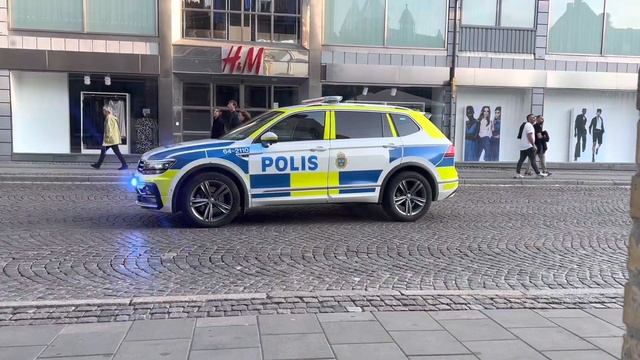 Police Volvo XC60 + VW Tiguan On-Scene of a Fight In-progress